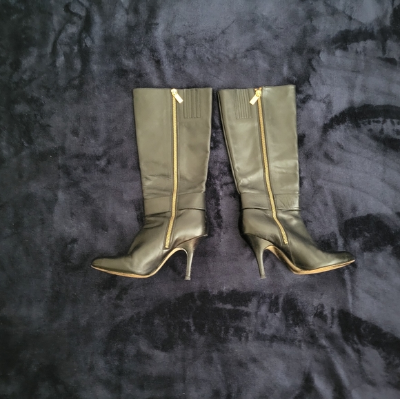 Michael Kors mid calf stiletto heel. - Picture 2 of 4